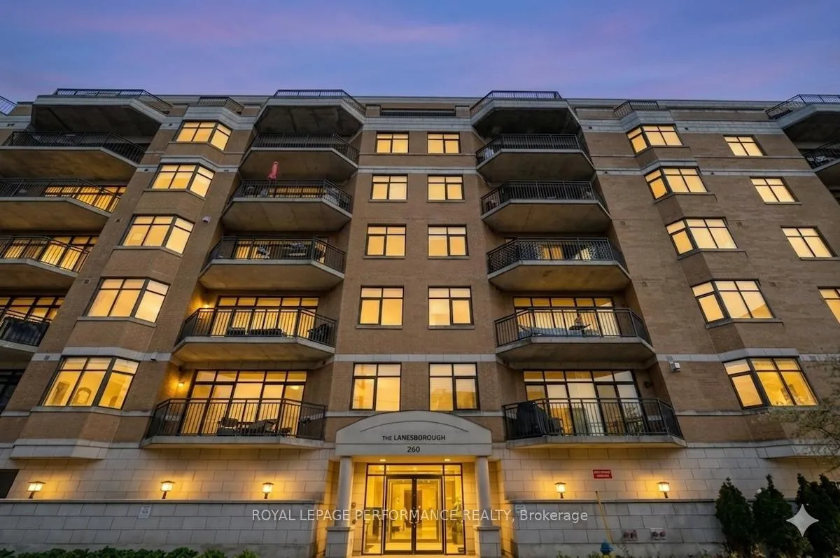 Front of Unit 201, 260 Besserer Street