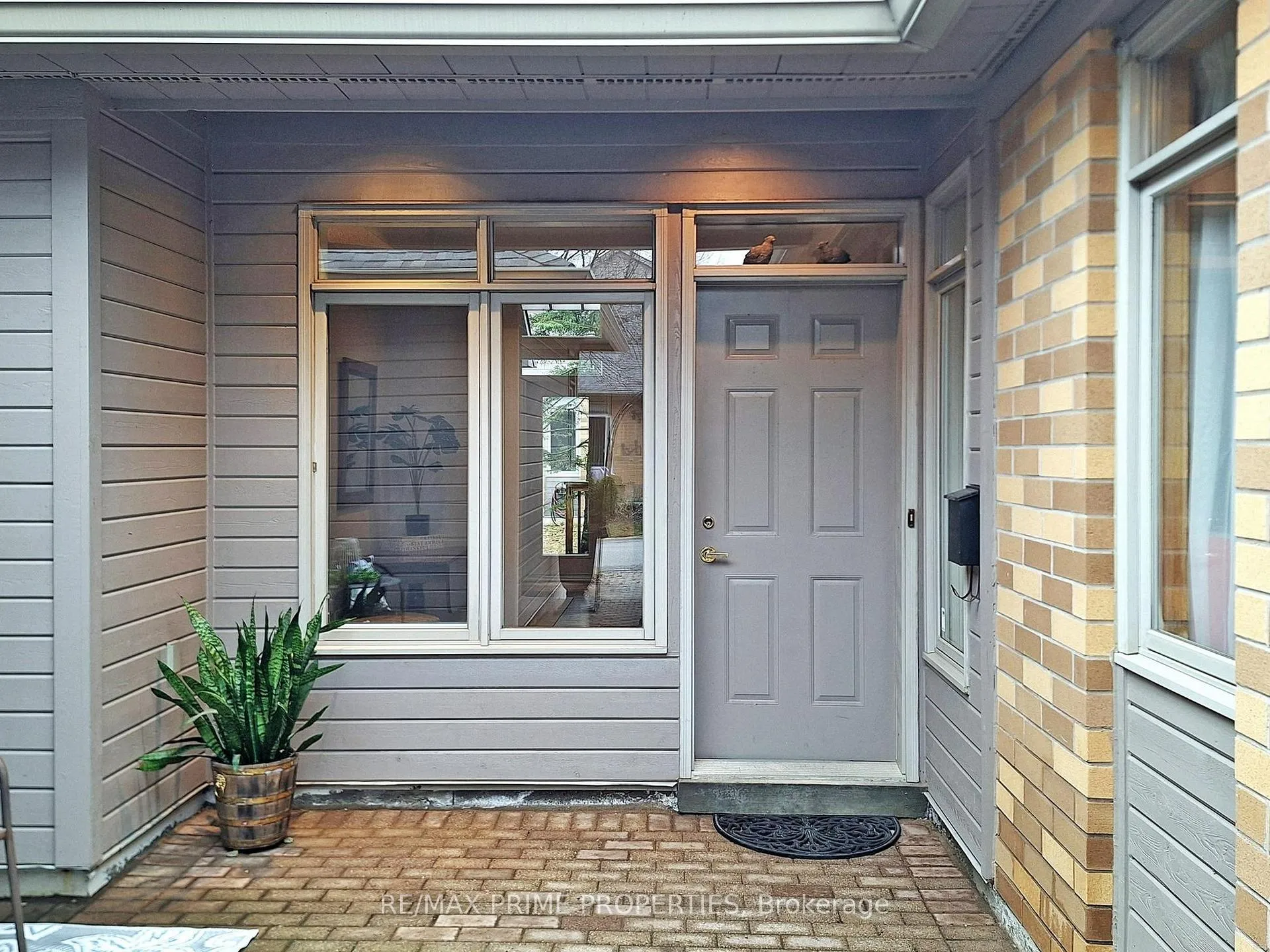 Photo 2 of 4 Colleen Bay Way, Markham, Greensborough — HOMEH