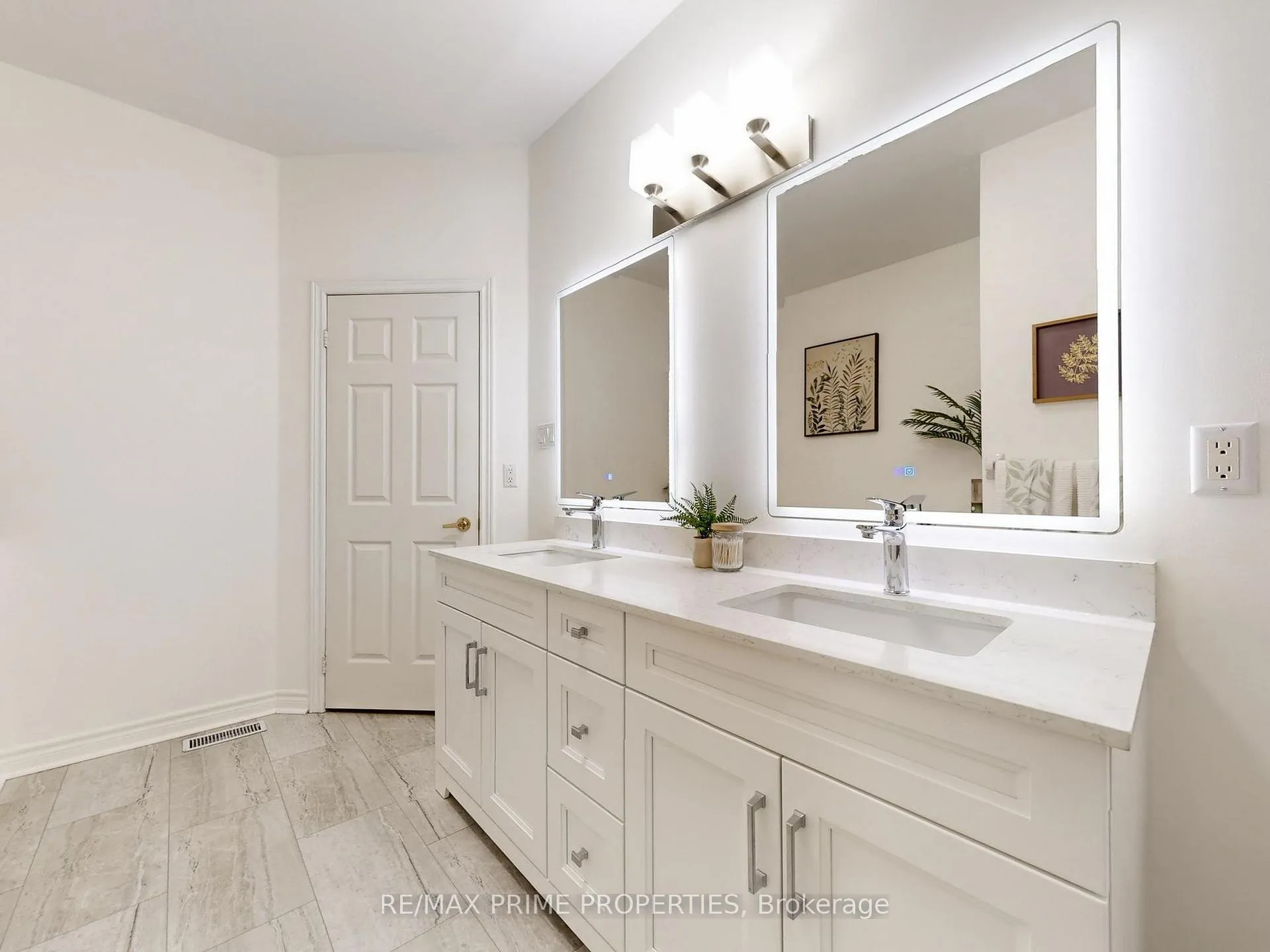 Photo 20 of 4 Colleen Bay Way, Markham, Greensborough — HOMEH