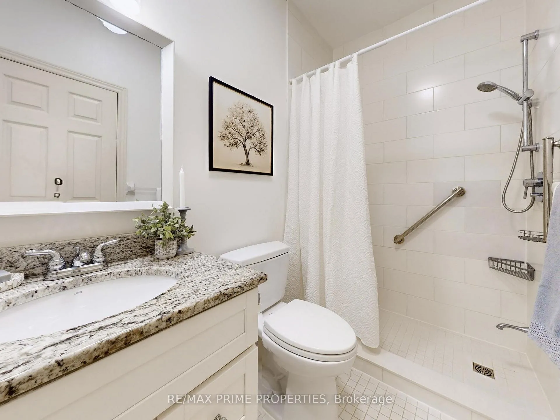 Photo 24 of 4 Colleen Bay Way, Markham, Greensborough — HOMEH