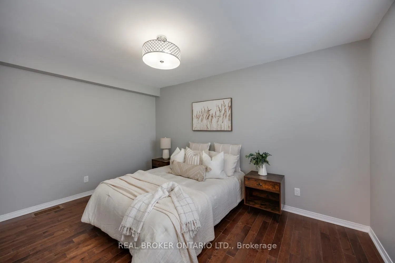 Photo 17 of 234 Oshawa Boulevard N, Oshawa, O'Neill — HOMEH