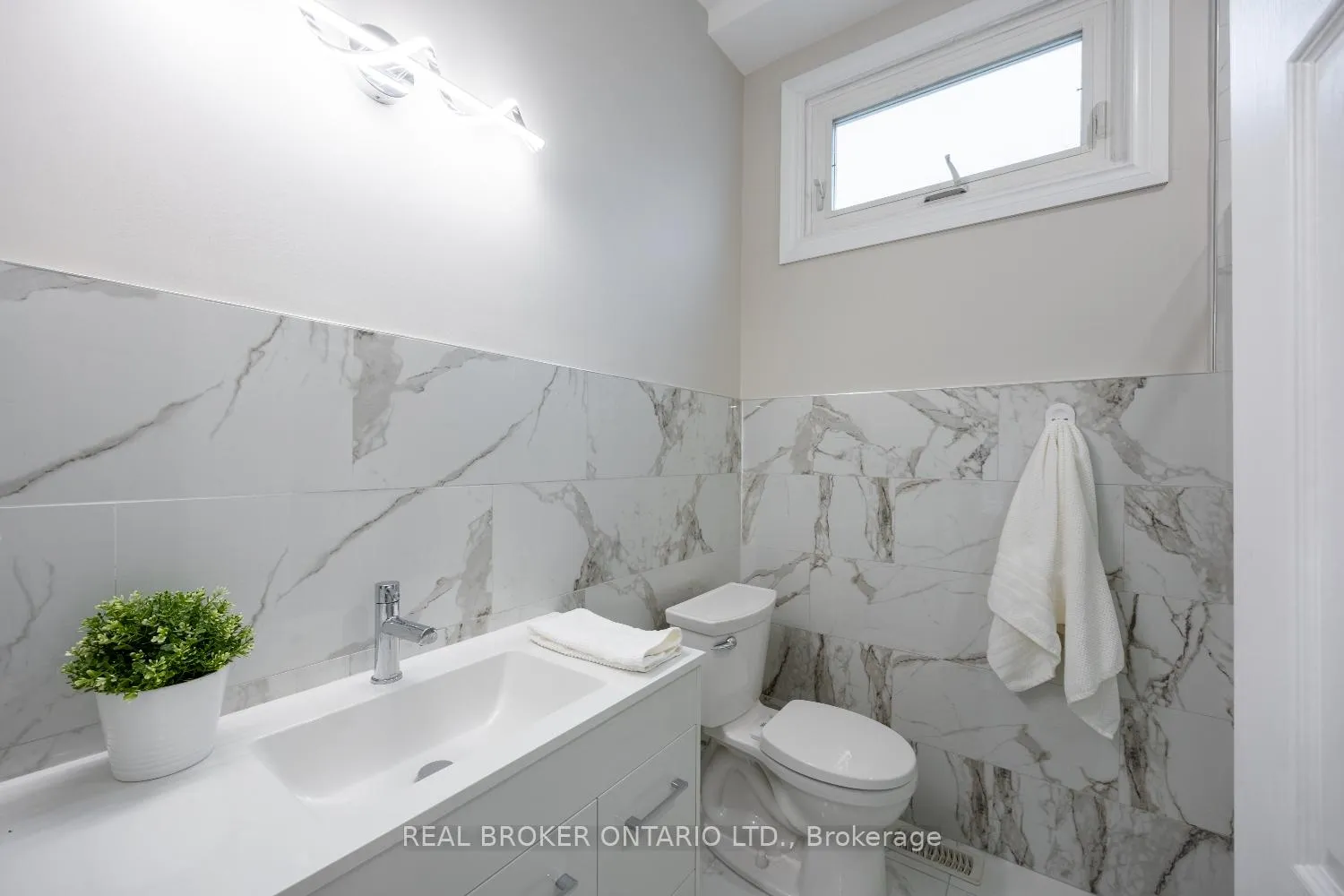 Photo 35 of 234 Oshawa Boulevard N, Oshawa, O'Neill — HOMEH
