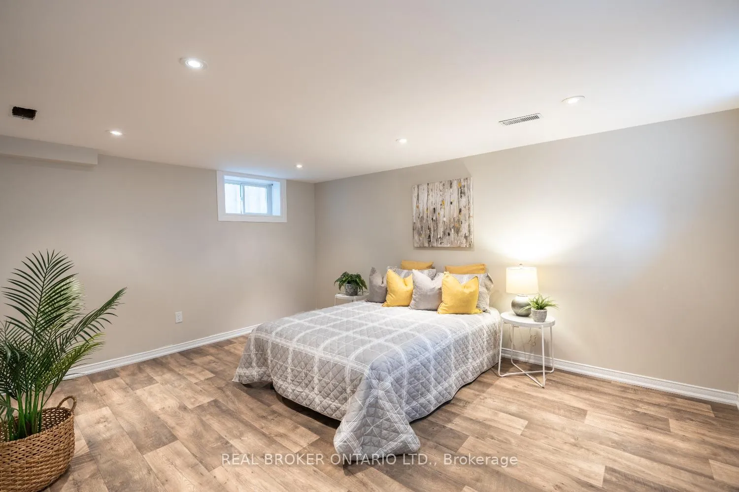 Photo 37 of 234 Oshawa Boulevard N, Oshawa, O'Neill — HOMEH
