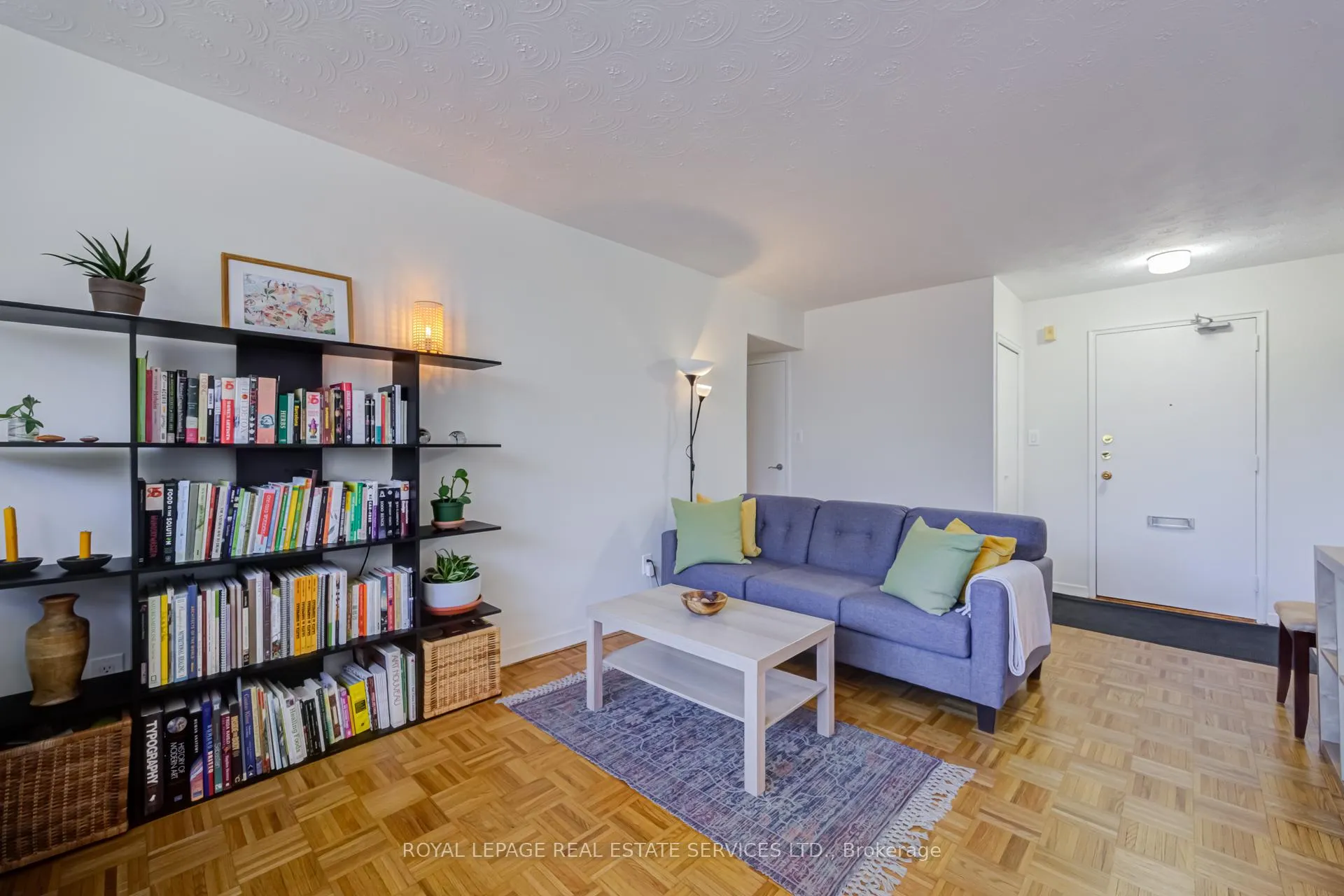 Photo 6 of Unit 303, 100 Coe Hill Drive, Toronto, High Park-Swansea — HOMEH