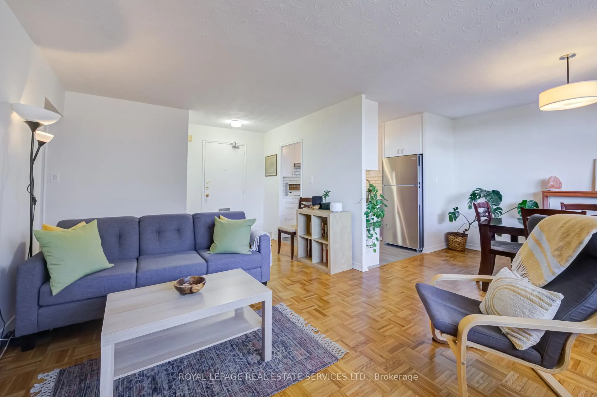 Photo 7 of Unit 303, 100 Coe Hill Drive, Toronto, High Park-Swansea — HOMEH