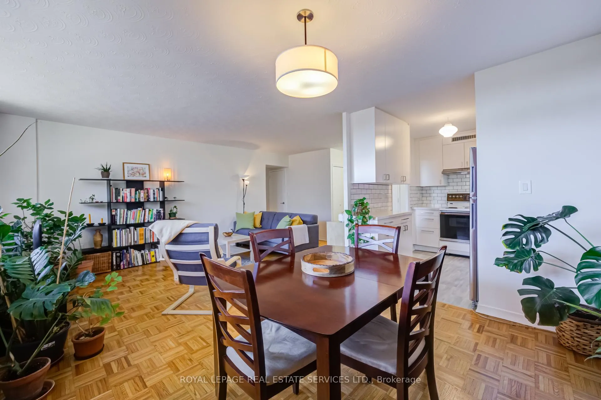 Photo 10 of Unit 303, 100 Coe Hill Drive, Toronto, High Park-Swansea — HOMEH