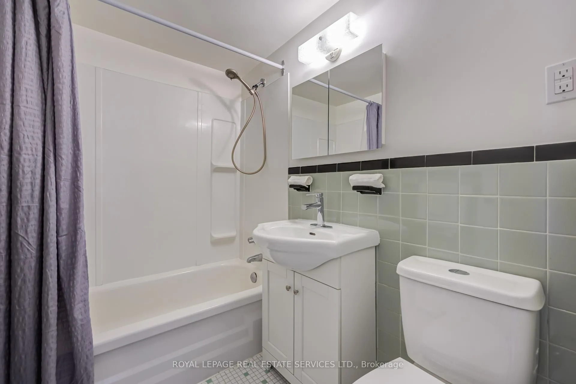 Photo 14 of Unit 303, 100 Coe Hill Drive, Toronto, High Park-Swansea — HOMEH