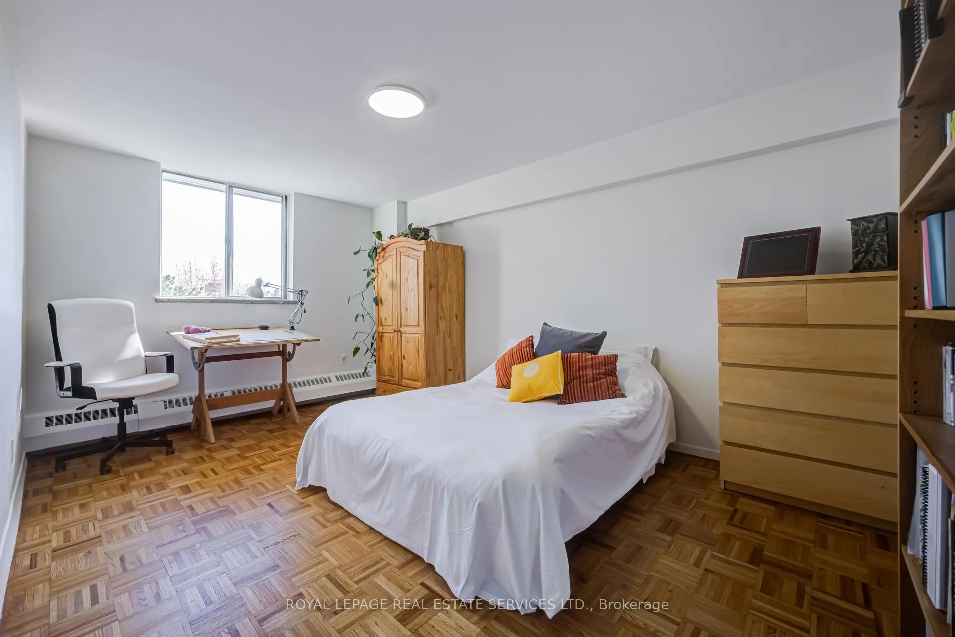 Photo 15 of Unit 303, 100 Coe Hill Drive, Toronto, High Park-Swansea — HOMEH