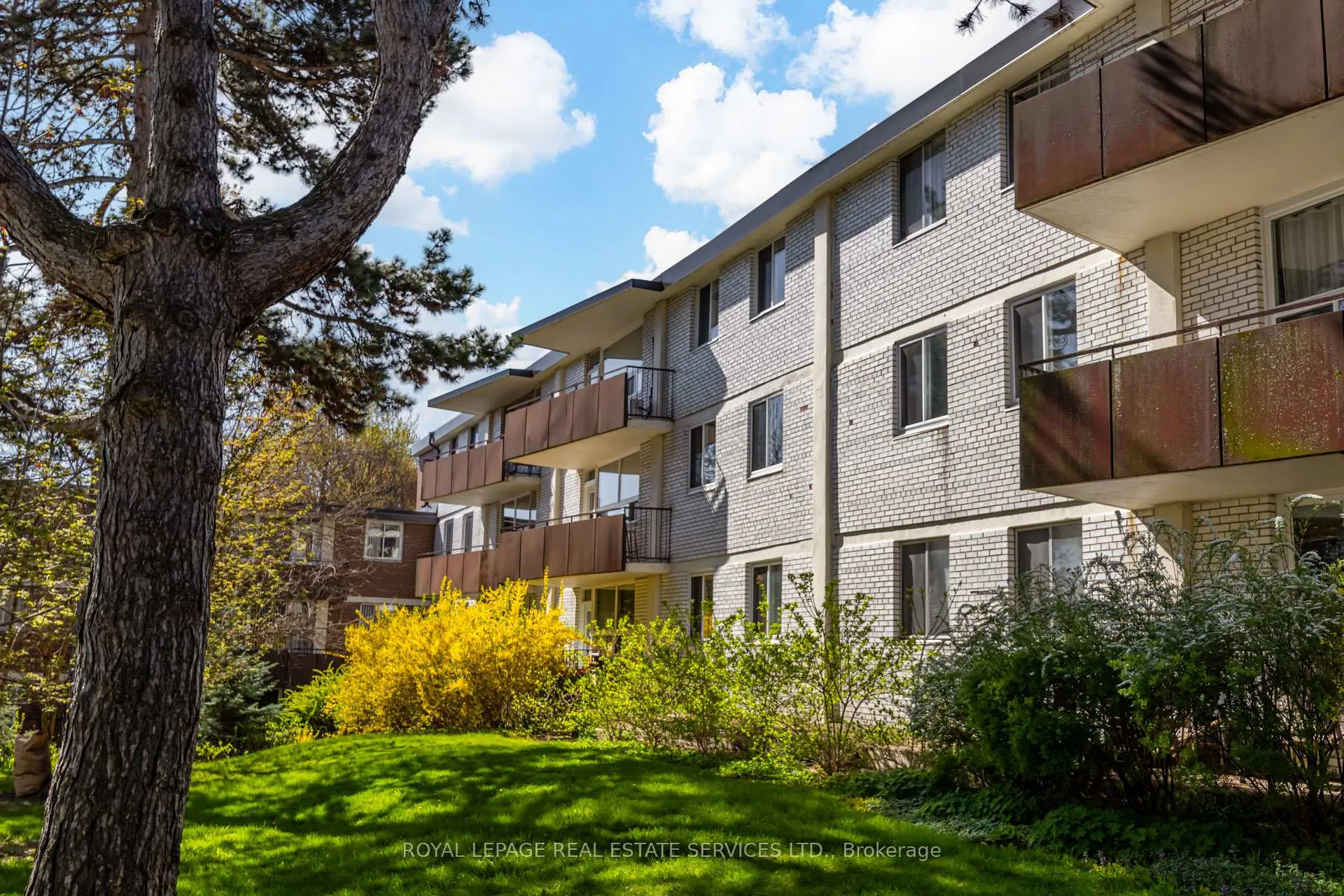 Photo 31 of Unit 303, 100 Coe Hill Drive, Toronto, High Park-Swansea — HOMEH