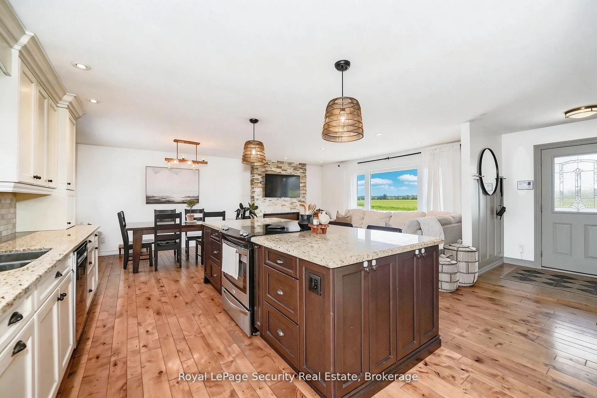 Photo 25 of 2564 15th Side Road, New Tecumseth, Rural New Tecumseth — HOMEH