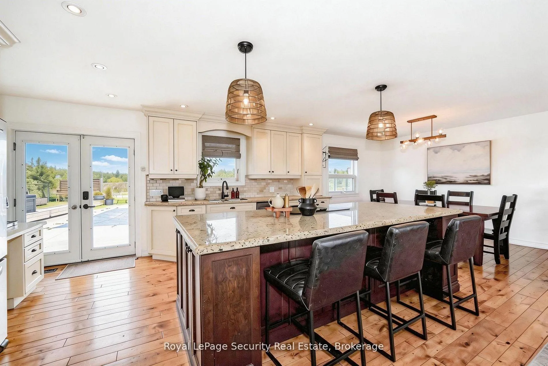 Photo 27 of 2564 15th Side Road, New Tecumseth, Rural New Tecumseth — HOMEH