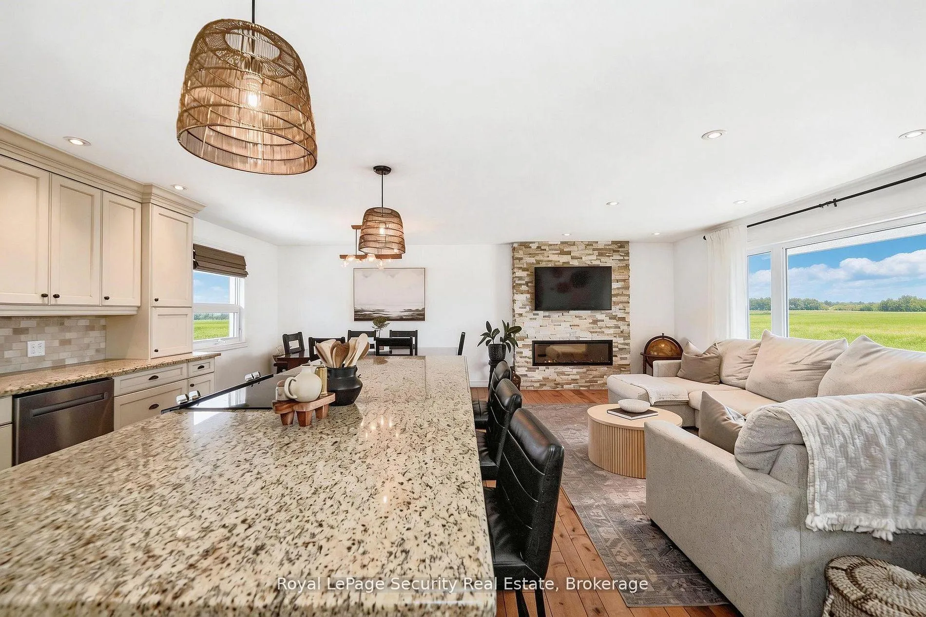 Photo 33 of 2564 15th Side Road, New Tecumseth, Rural New Tecumseth — HOMEH