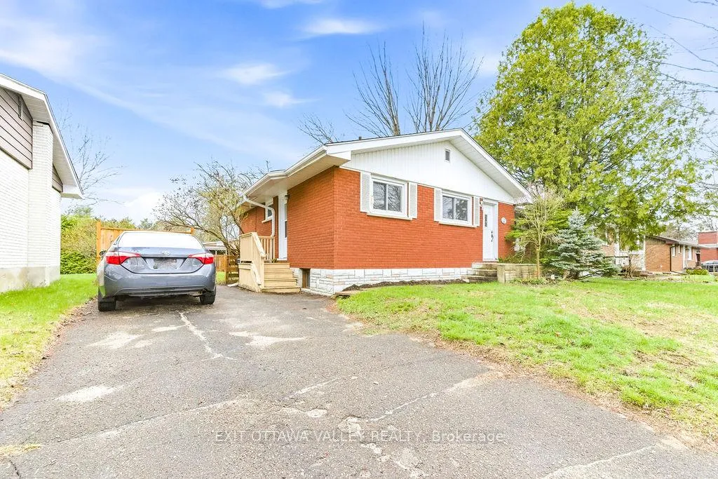 Photo 2 of 12 Claremount Road, Deep River — HOMEH
