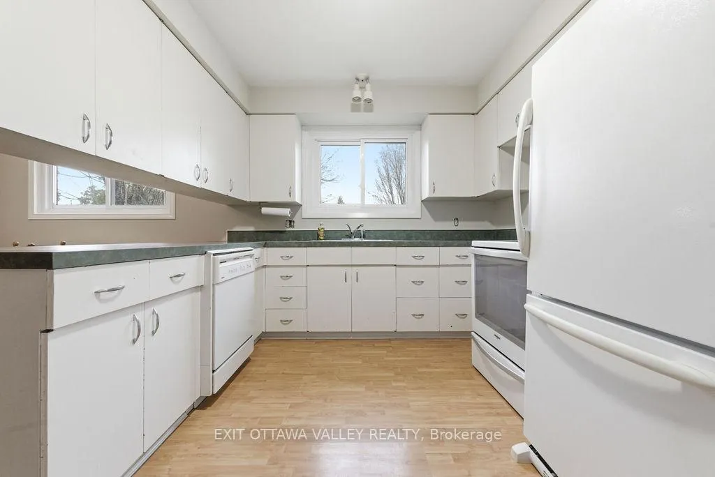 Photo 5 of 12 Claremount Road, Deep River — HOMEH