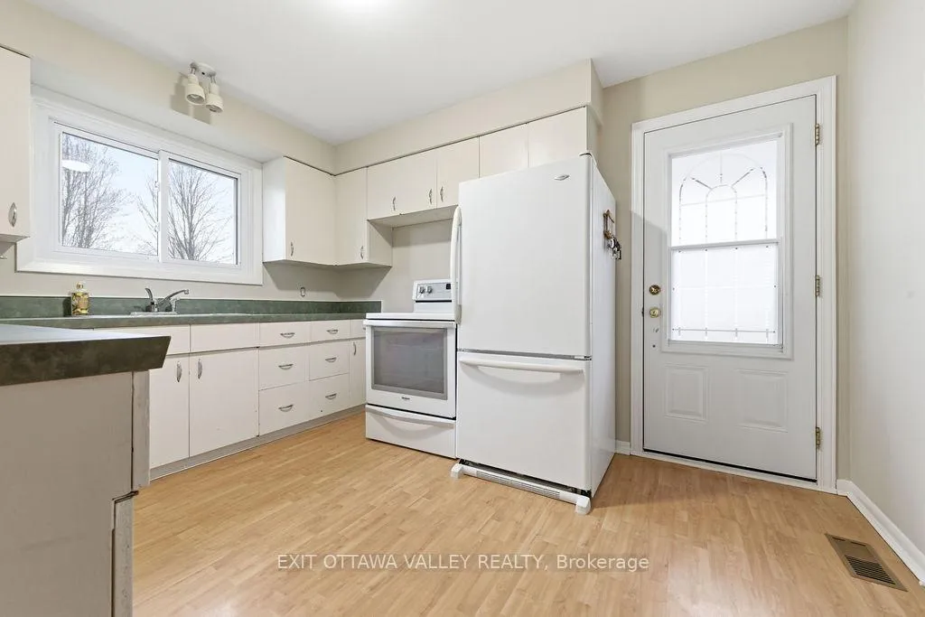 Photo 6 of 12 Claremount Road, Deep River — HOMEH