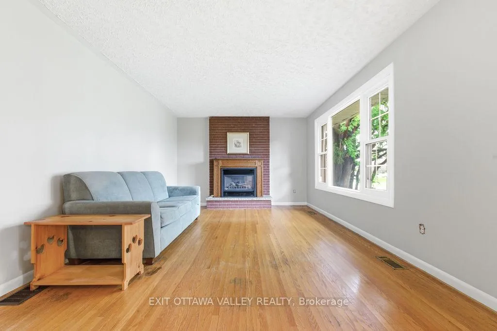 Photo 16 of 12 Claremount Road, Deep River — HOMEH