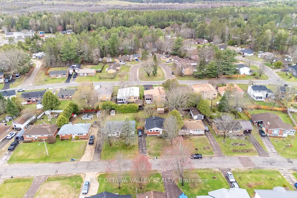 Photo 41 of 12 Claremount Road, Deep River — HOMEH