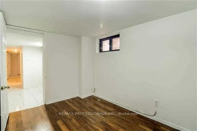 Photo 5 of Unit Lower, 34 Glenside Avenue, Toronto, Greenwood-Coxwell — HOMEH