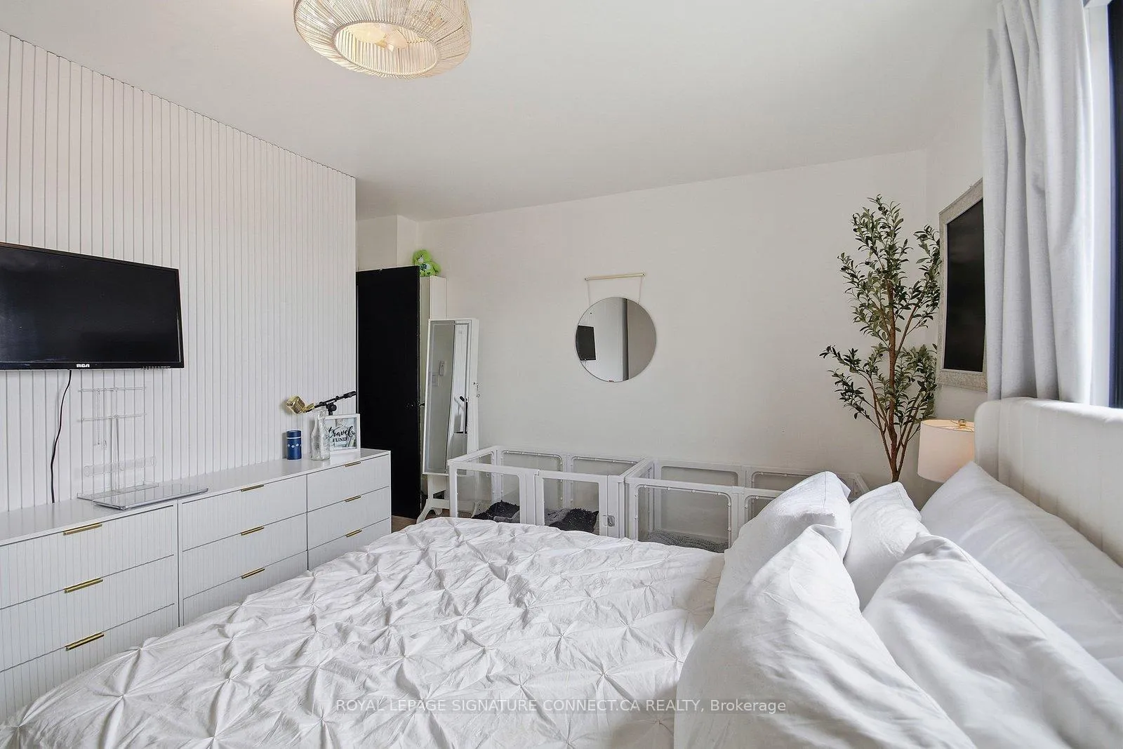 Photo 9 of Unit Main, 18 Harlton Crescent, Toronto, Keelesdale-Eglinton West — HOMEH