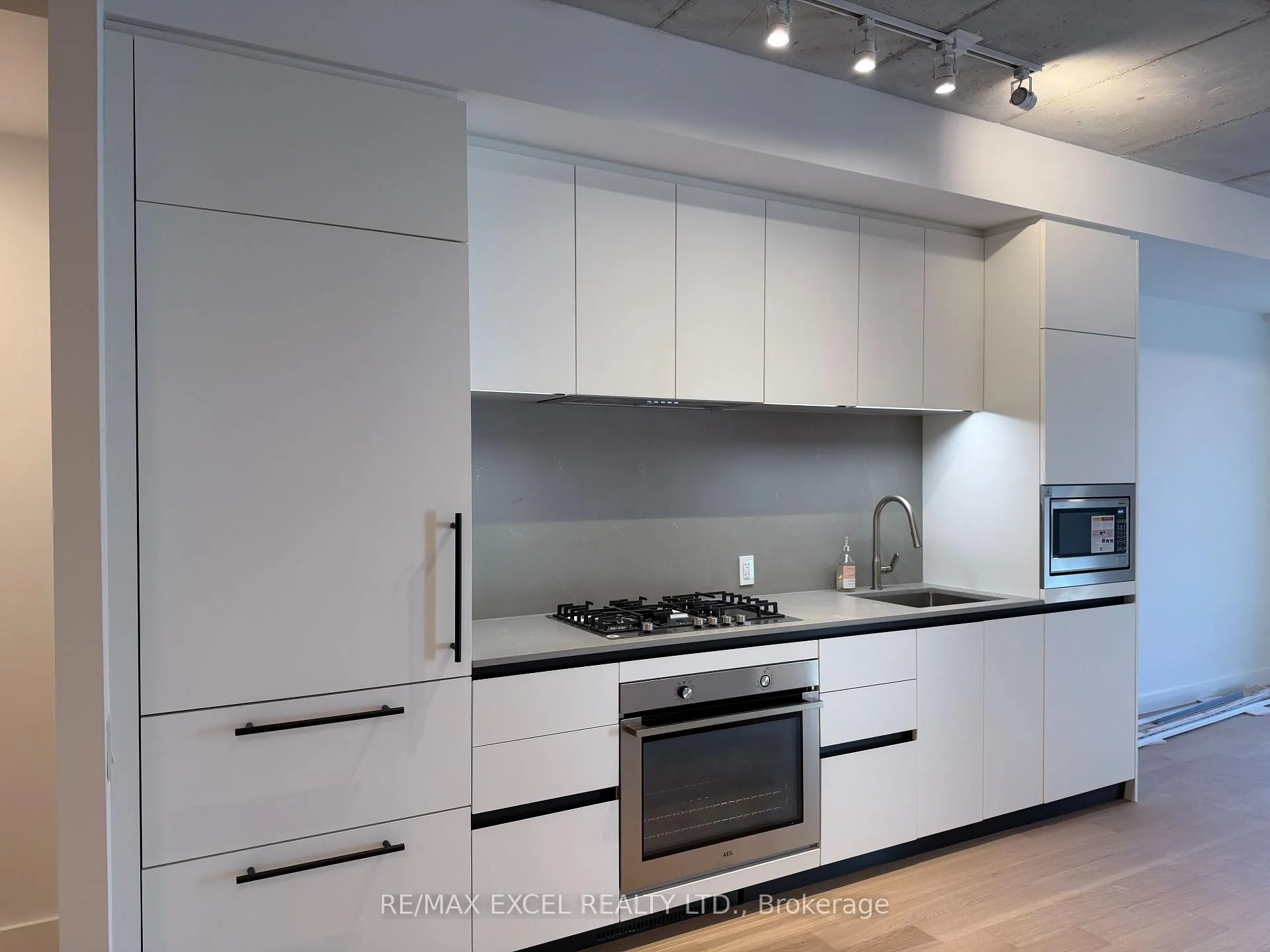 Photo 1 of Unit 218, 1720 Bayview Avenue, Toronto, Mount Pleasant East — HOMEH