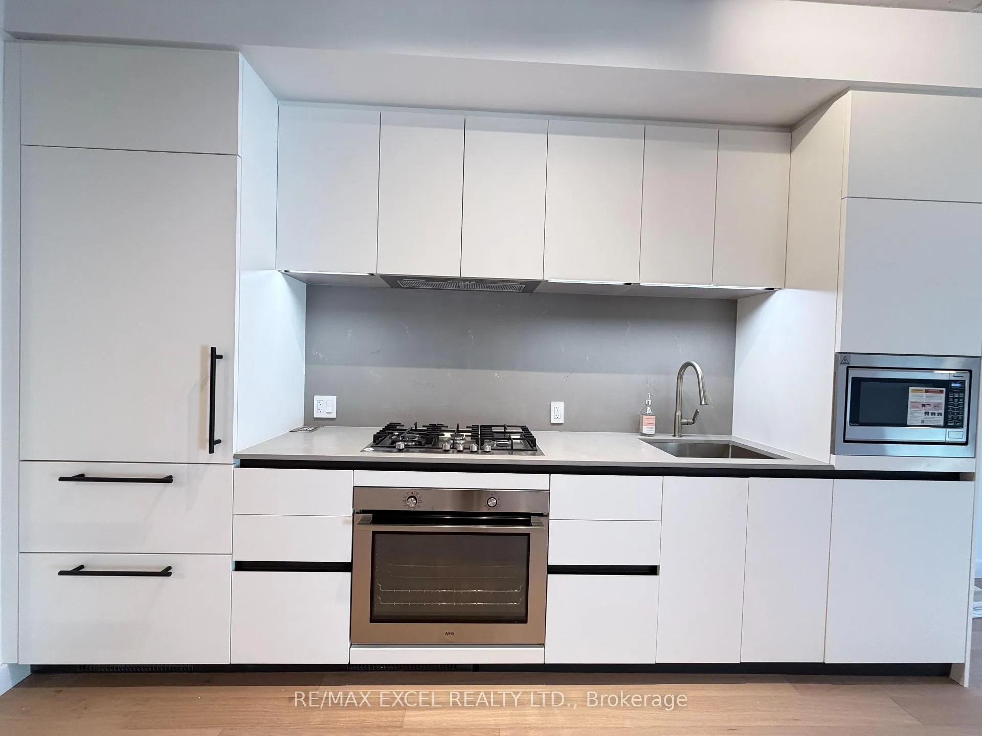 Photo 2 of Unit 218, 1720 Bayview Avenue, Toronto, Mount Pleasant East — HOMEH