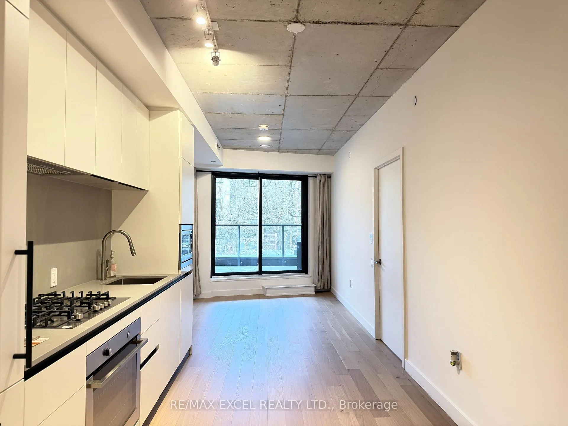Photo 3 of Unit 218, 1720 Bayview Avenue, Toronto, Mount Pleasant East — HOMEH