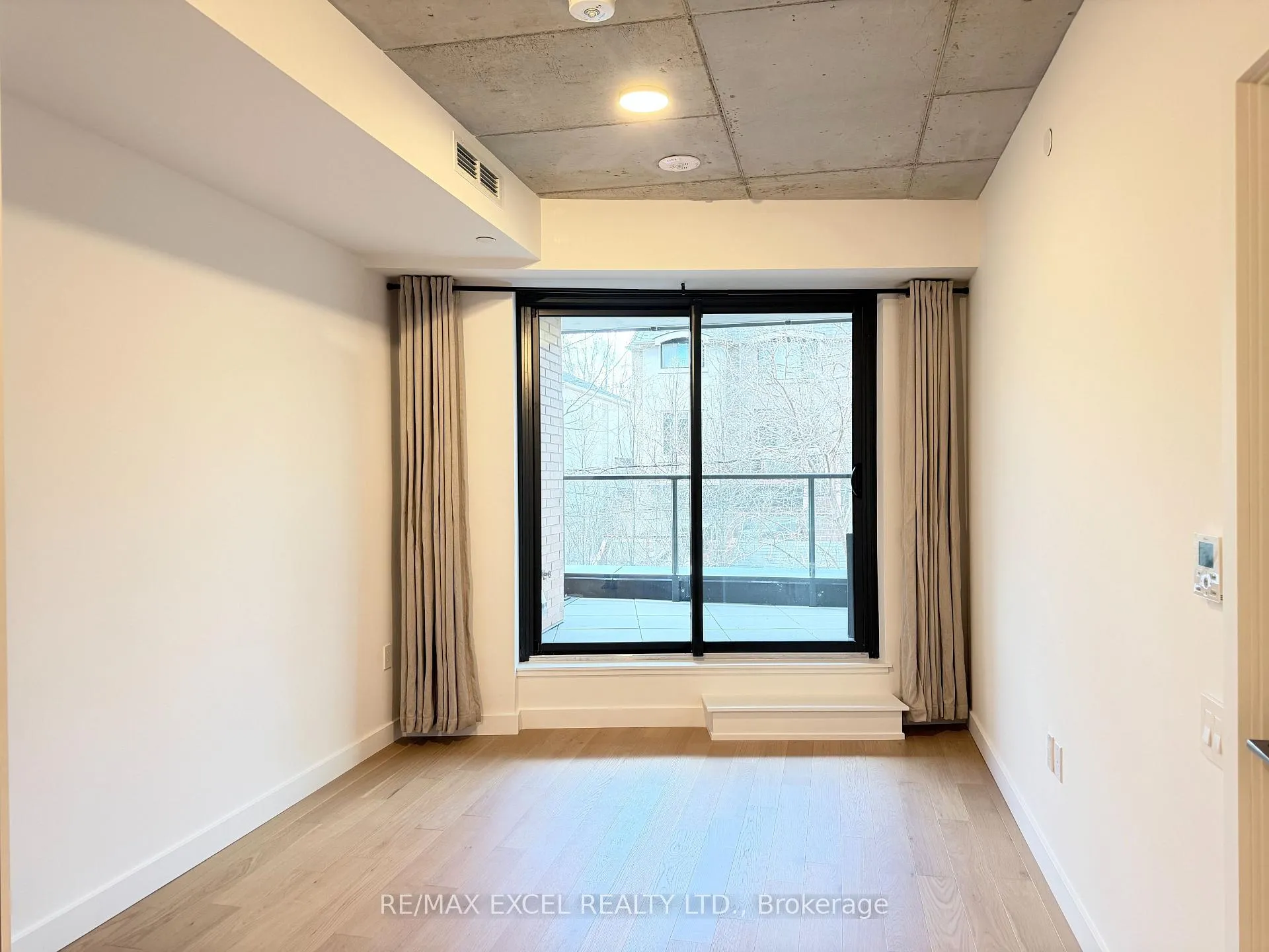 Photo 5 of Unit 218, 1720 Bayview Avenue, Toronto, Mount Pleasant East — HOMEH