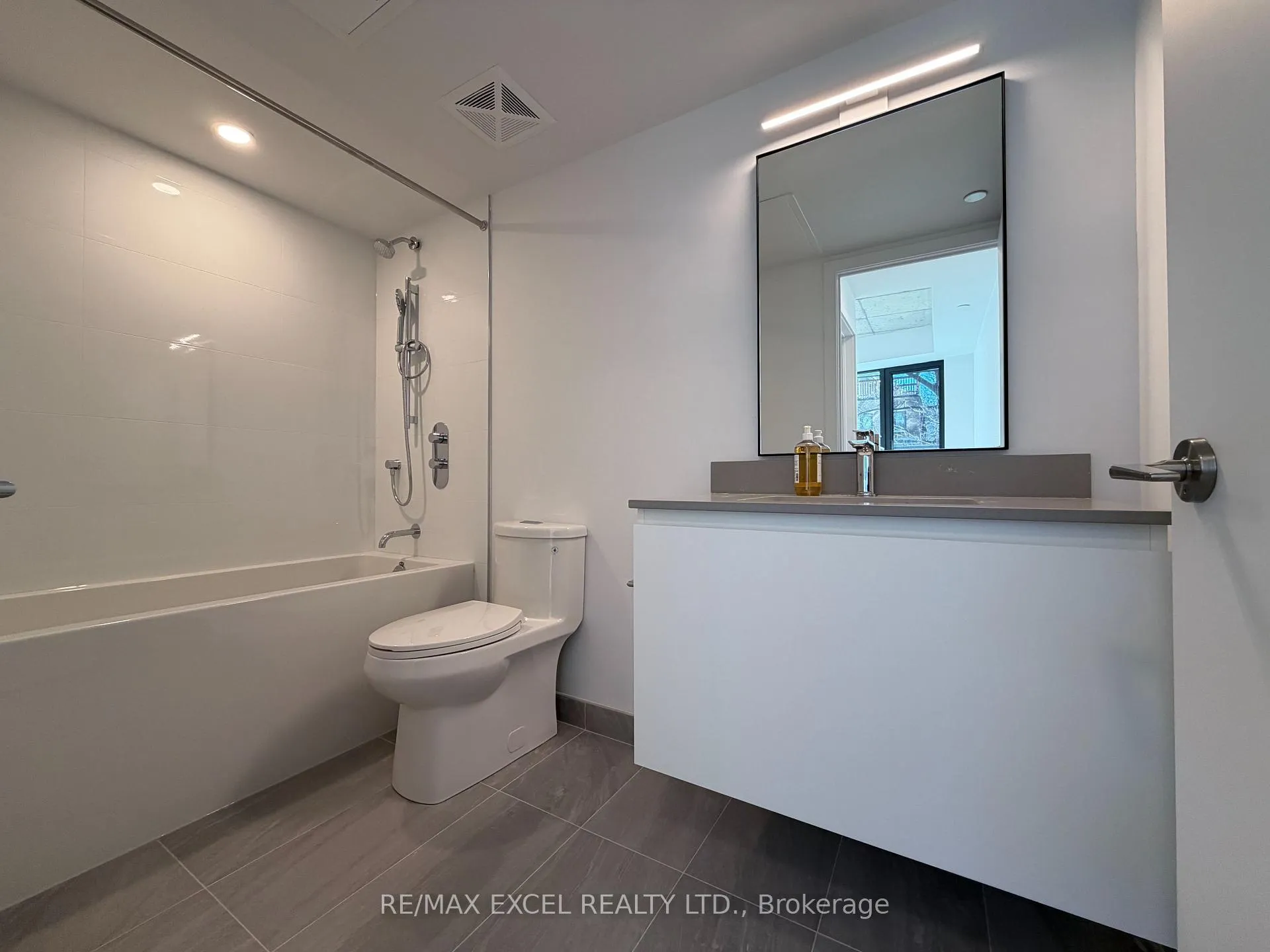 Photo 10 of Unit 218, 1720 Bayview Avenue, Toronto, Mount Pleasant East — HOMEH