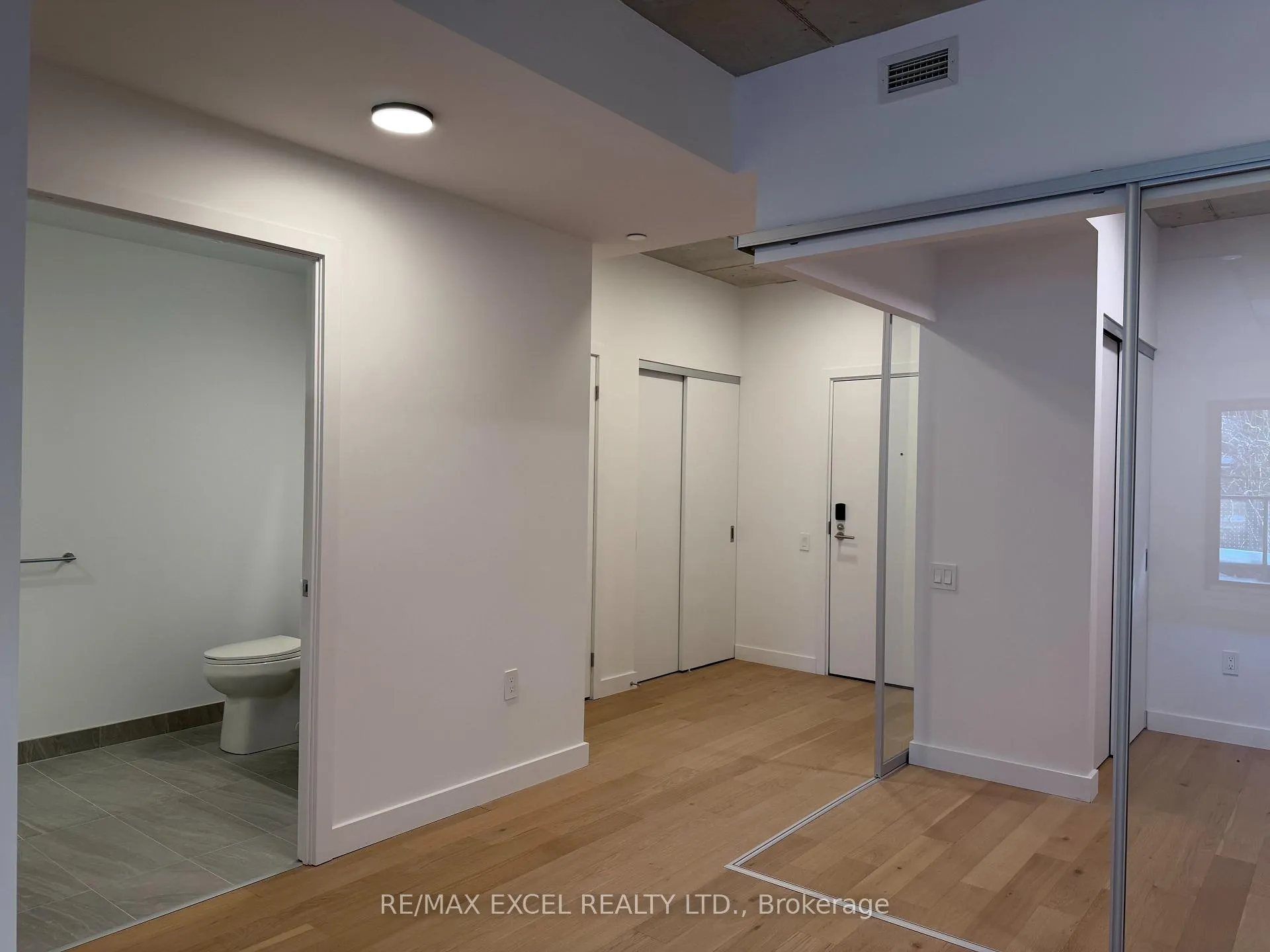 Photo 11 of Unit 218, 1720 Bayview Avenue, Toronto, Mount Pleasant East — HOMEH
