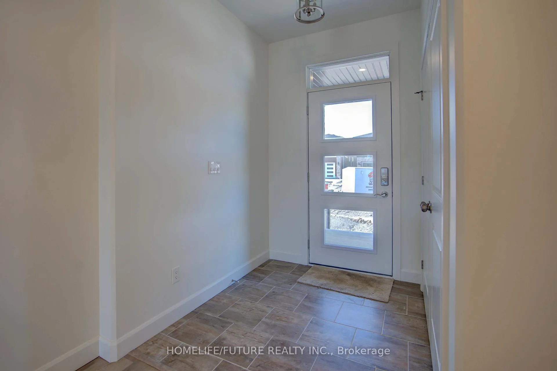 Photo 3 of 28 Walden Pond Drive, Loyalist, Amherstview — HOMEH