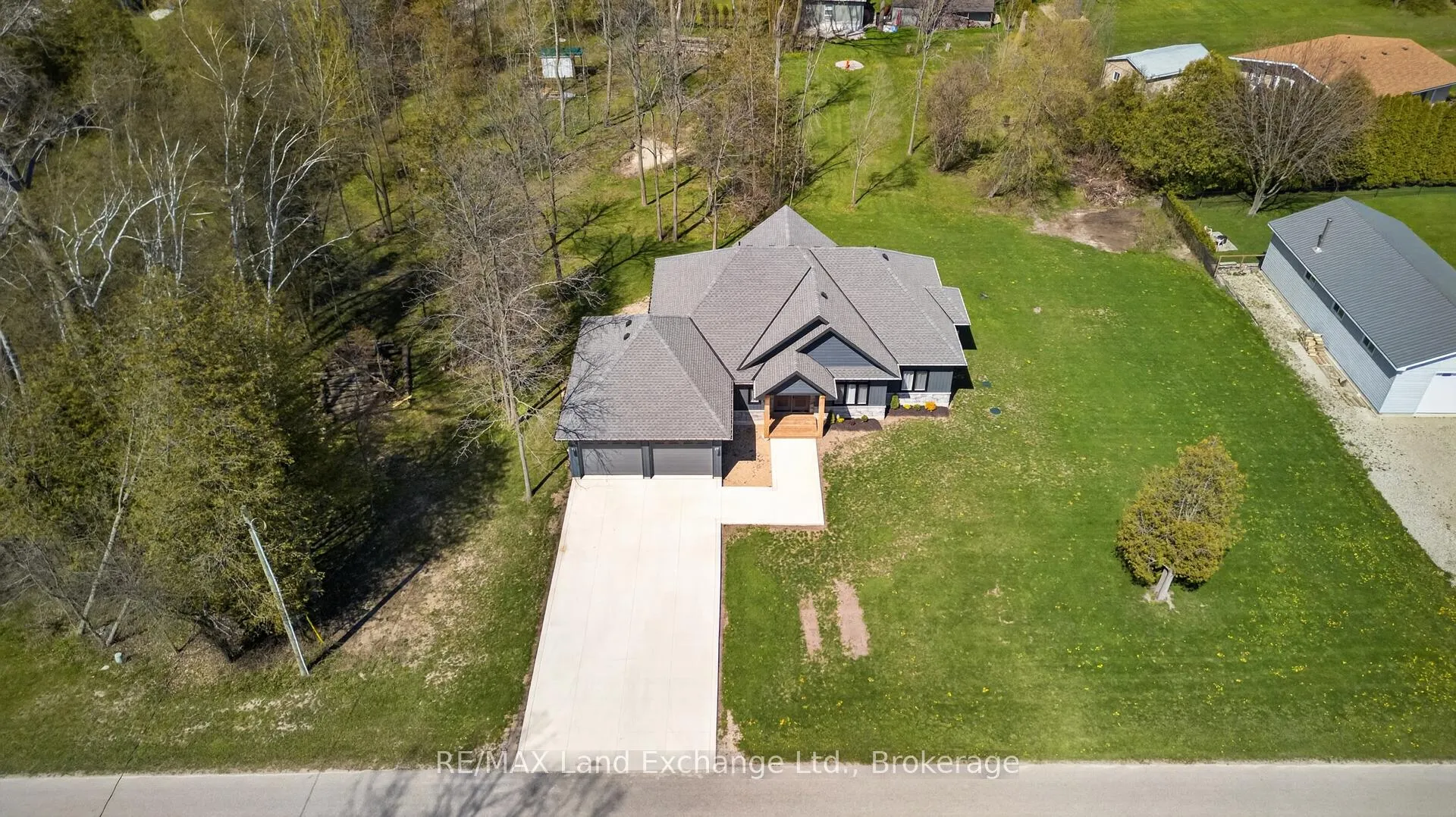 Photo 3 of 244 St Arnaud Street, Huron-Kinloss — HOMEH