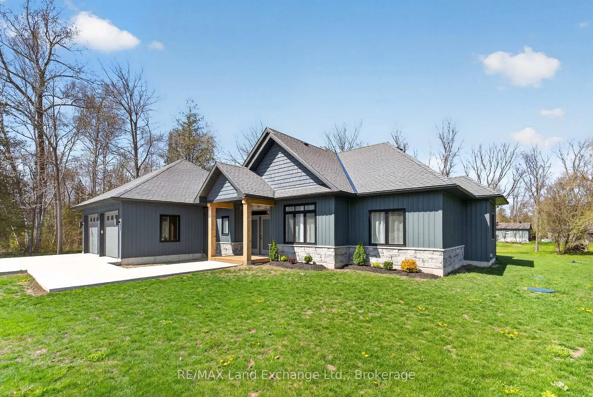 Photo 2 of 244 St Arnaud Street, Huron-Kinloss — HOMEH