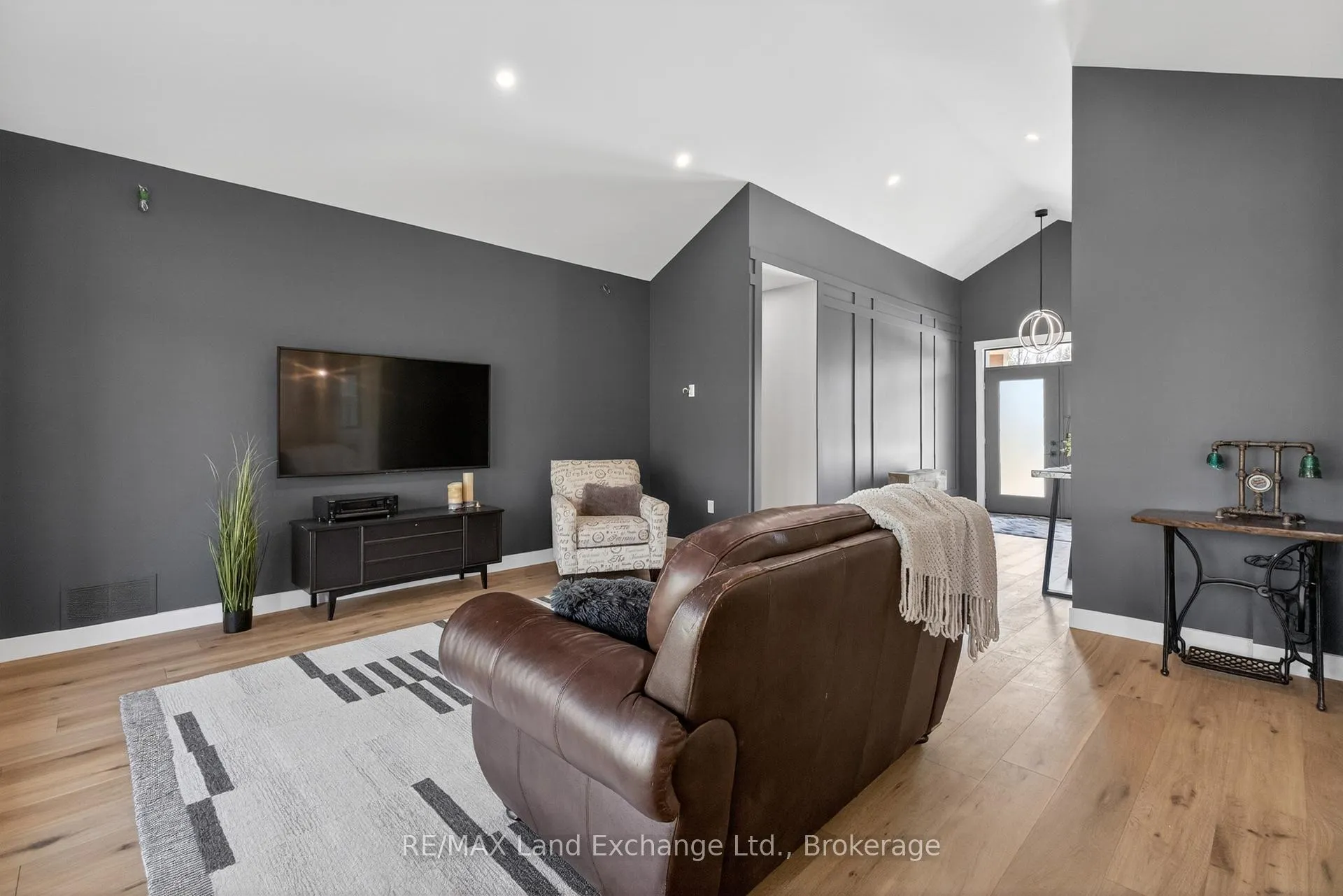 Photo 9 of 244 St Arnaud Street, Huron-Kinloss — HOMEH