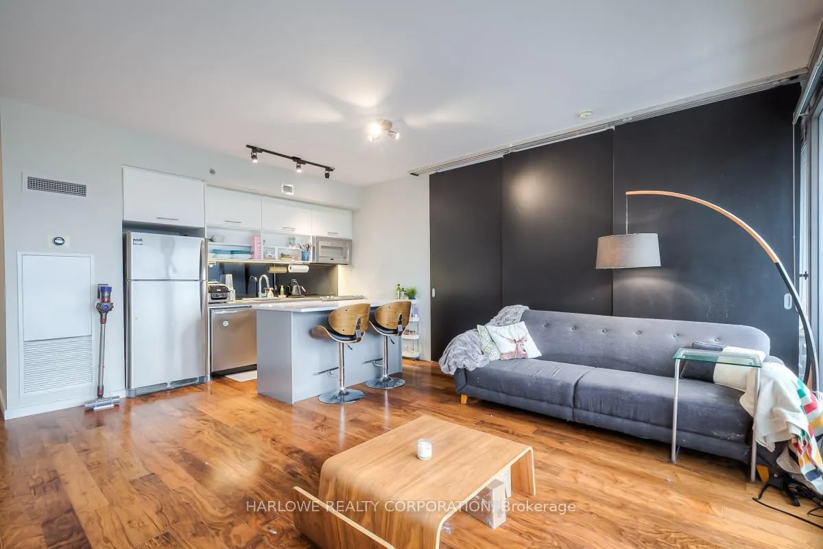 Photo 7 of Unit 816, 32 Trolley Crescent, Toronto, Moss Park — HOMEH
