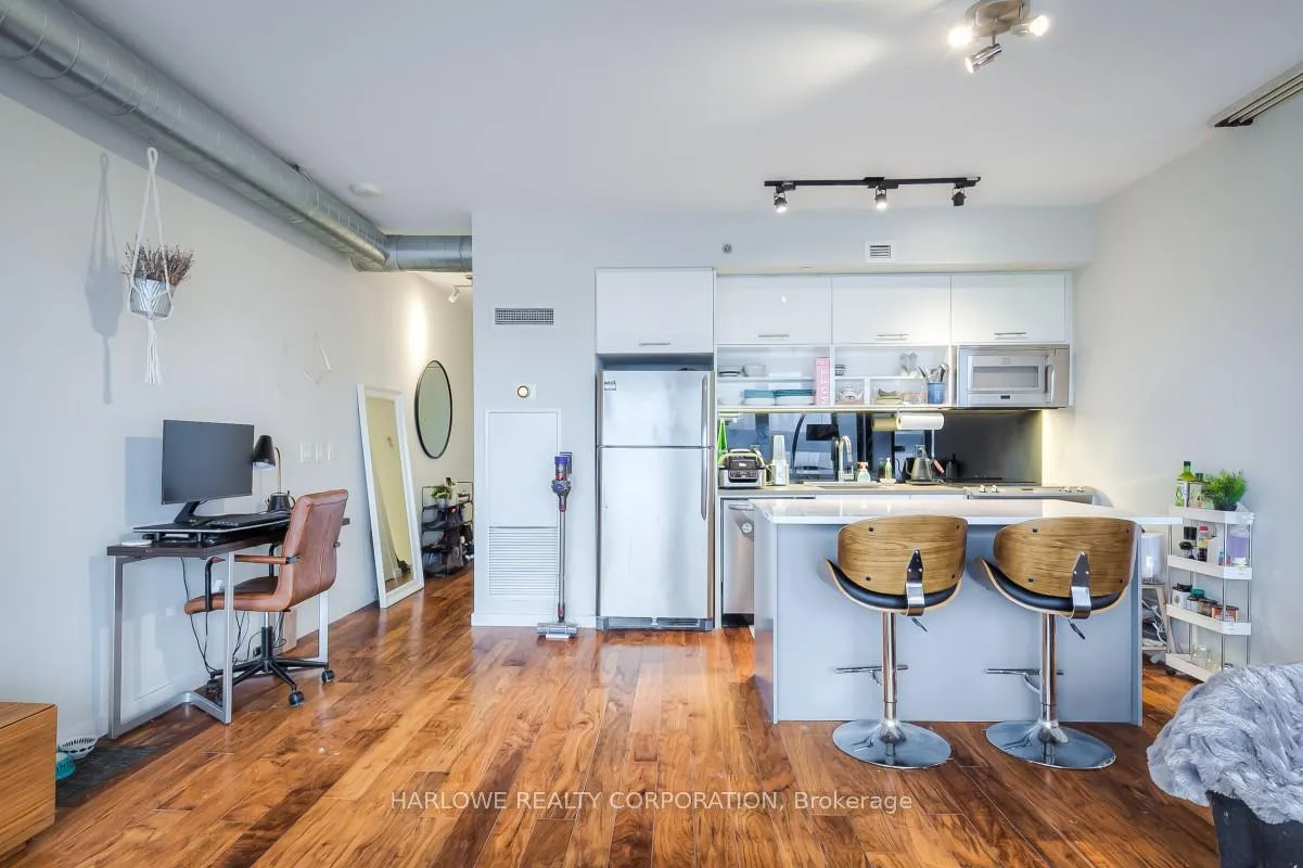 Photo 10 of Unit 816, 32 Trolley Crescent, Toronto, Moss Park — HOMEH