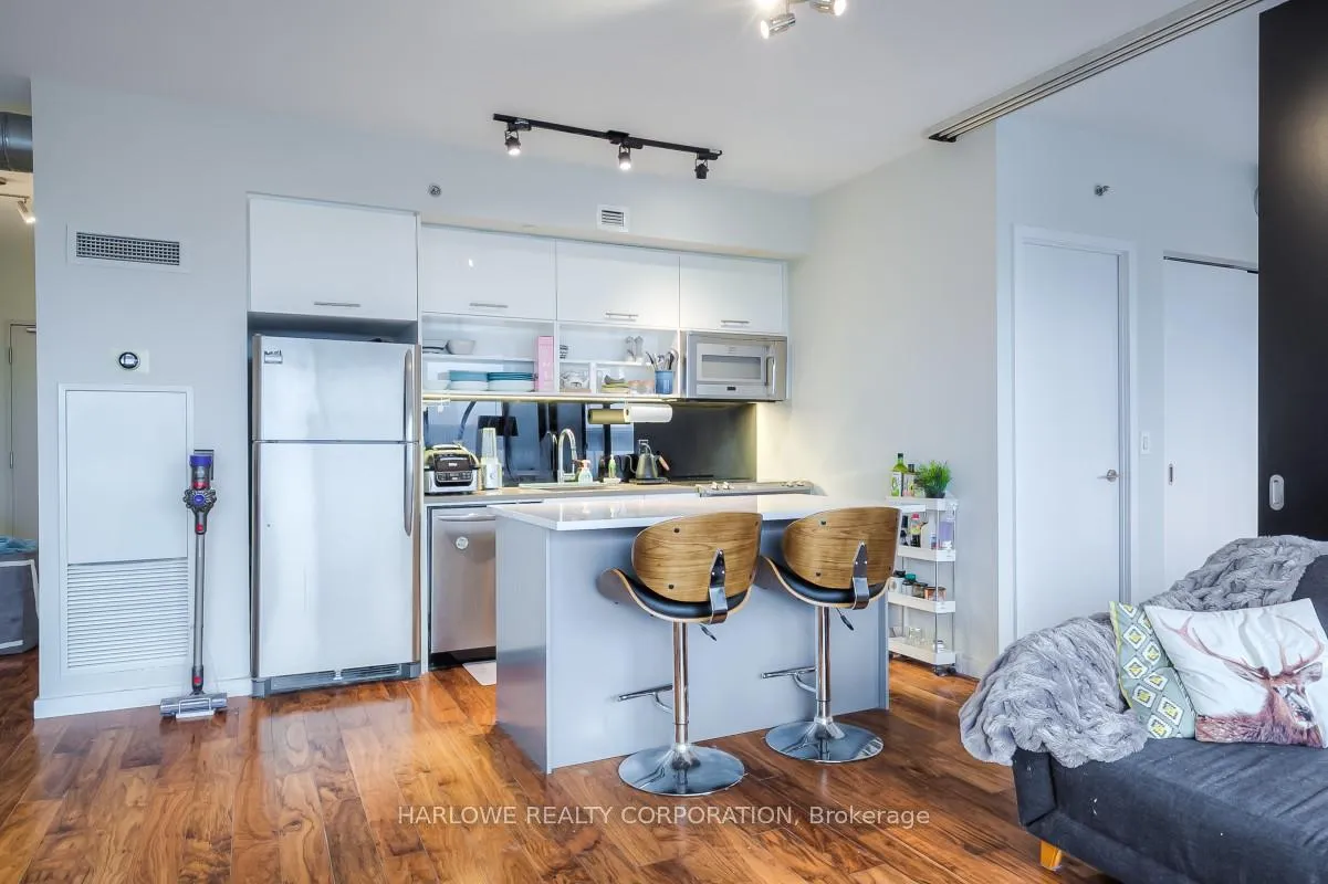 Photo 12 of Unit 816, 32 Trolley Crescent, Toronto, Moss Park — HOMEH