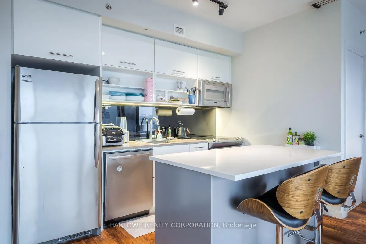 Photo 13 of Unit 816, 32 Trolley Crescent, Toronto, Moss Park — HOMEH