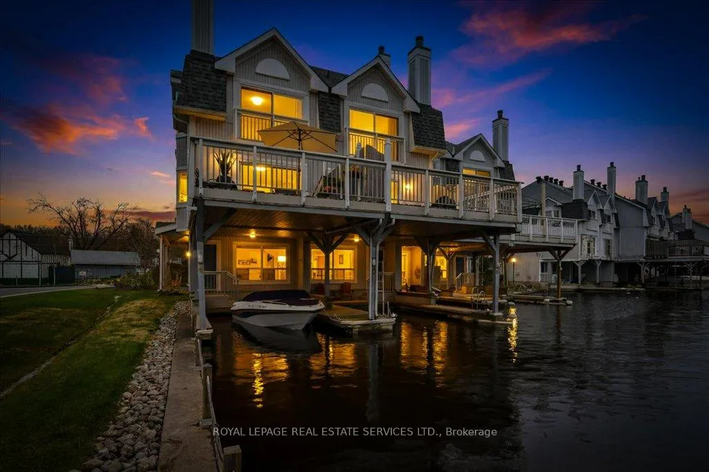 Photo of Unit 4, 30 Laguna Parkway