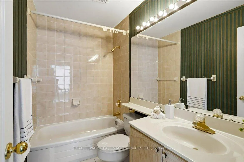Photo 38 of Unit 4, 30 Laguna Parkway, Ramara, Rural Ramara — HOMEH