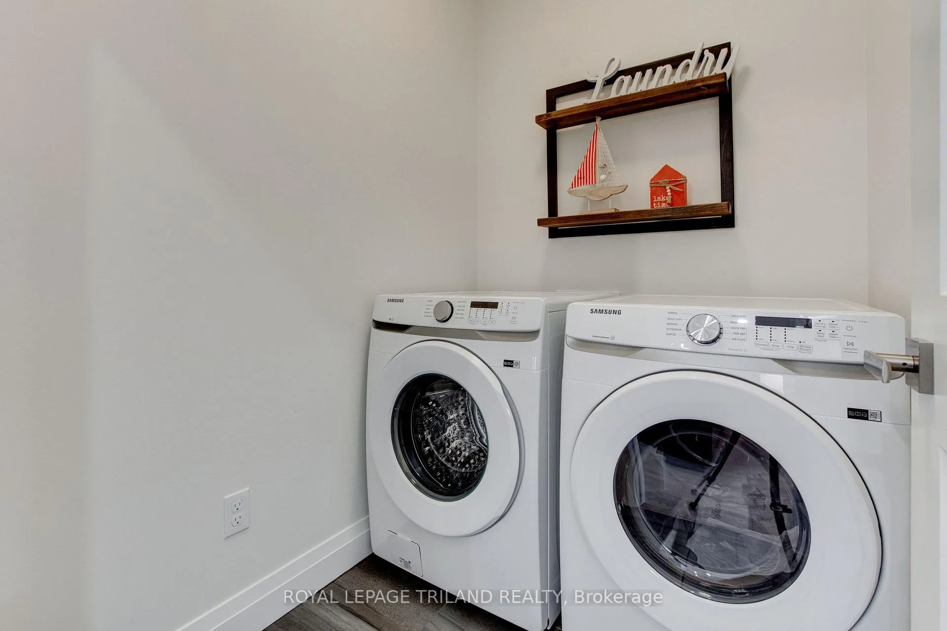 Photo 8 of Unit 24, 62 Compass Trail, Central Elgin, Rural Central Elgin — HOMEH