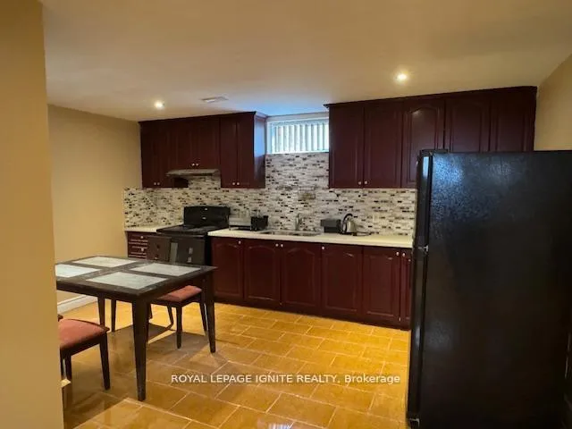 Front of Unit Lower, 5 Scarboro Avenue