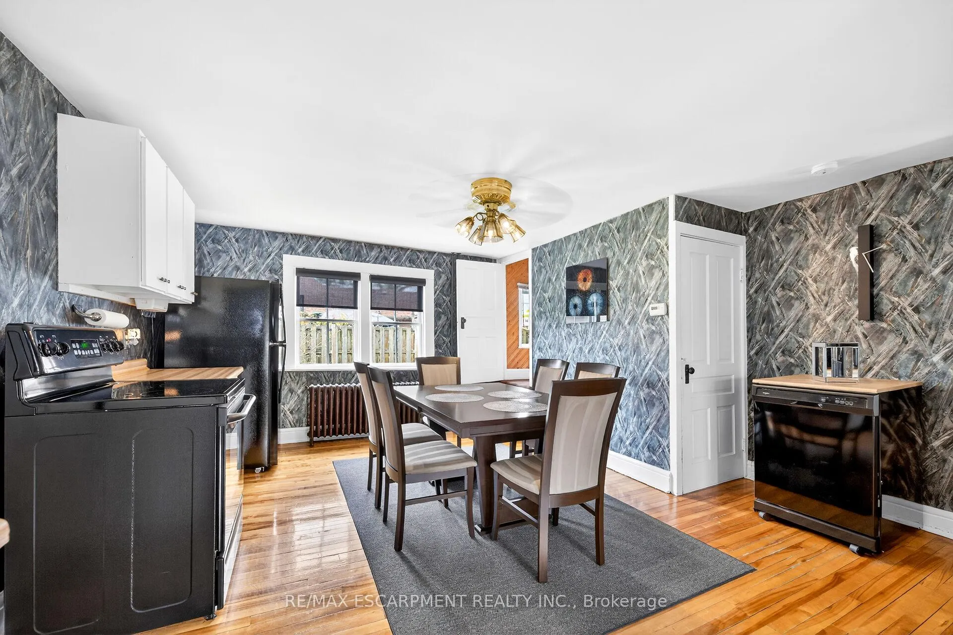 Photo 15 of 35 Ottawa Street S, Haldimand — HOMEH