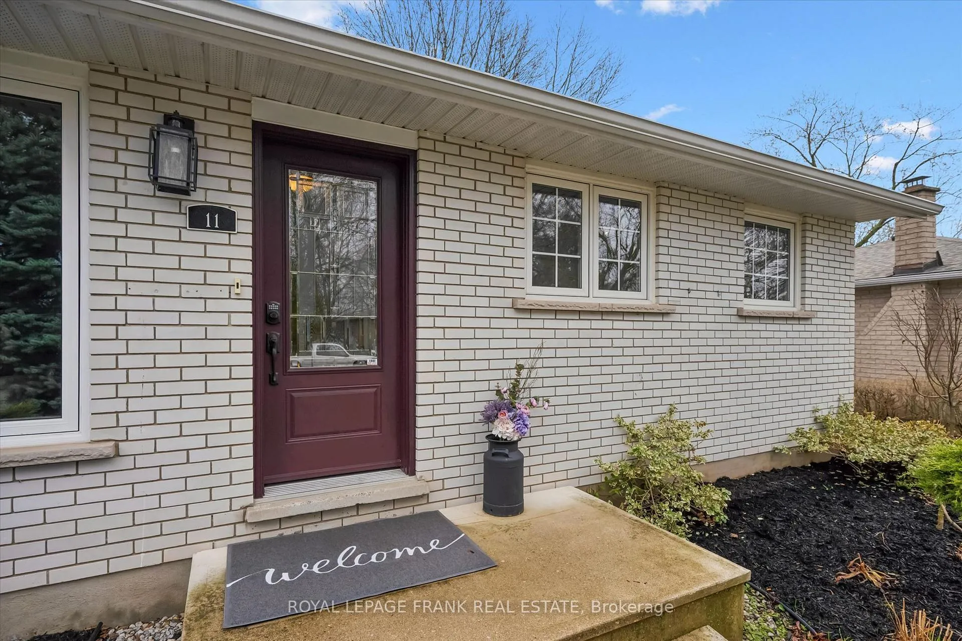 Photo 4 of 11 Argyle Drive, Guelph, Dovercliffe Park/Old University — HOMEH