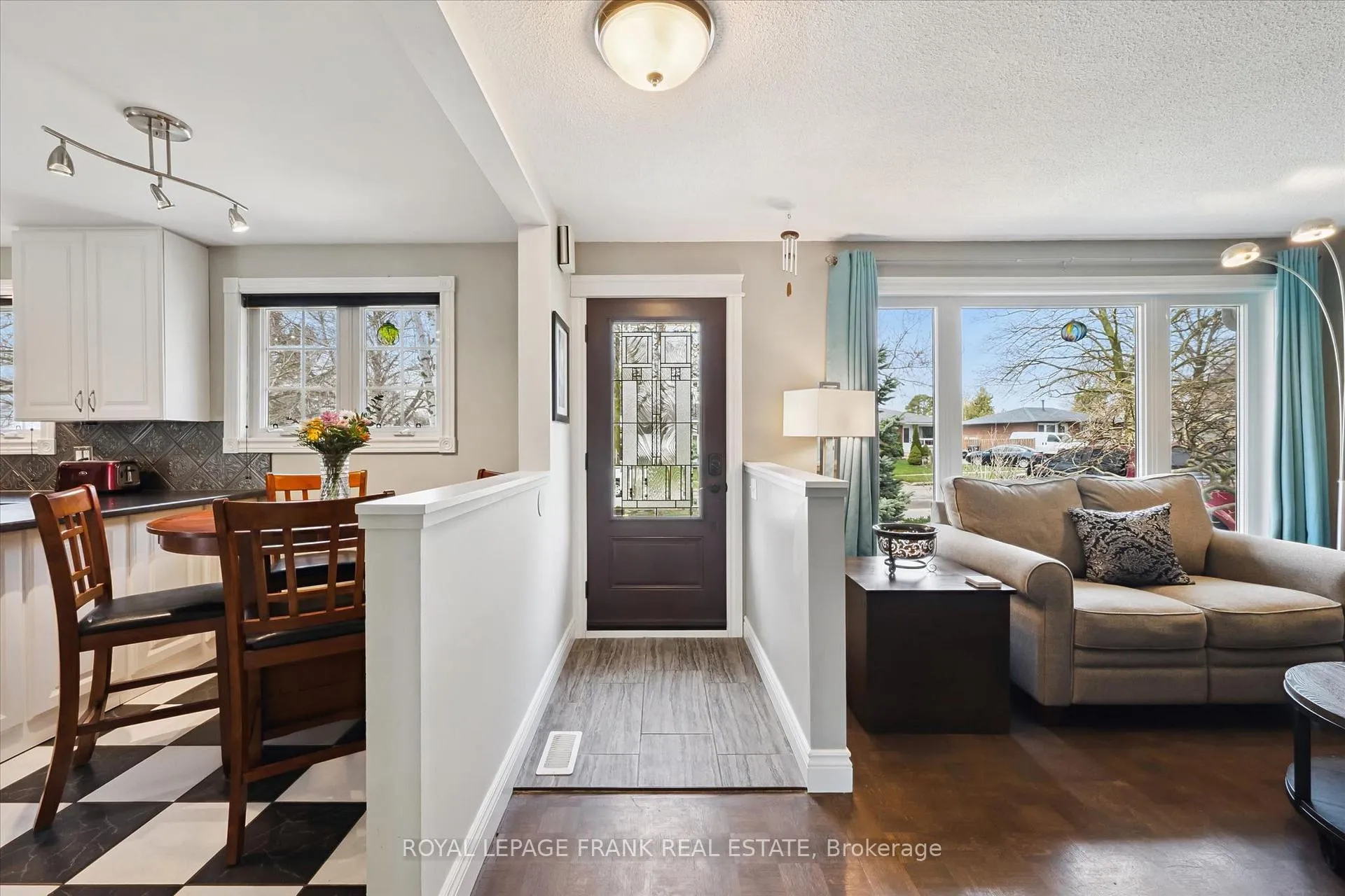 Photo 5 of 11 Argyle Drive, Guelph, Dovercliffe Park/Old University — HOMEH