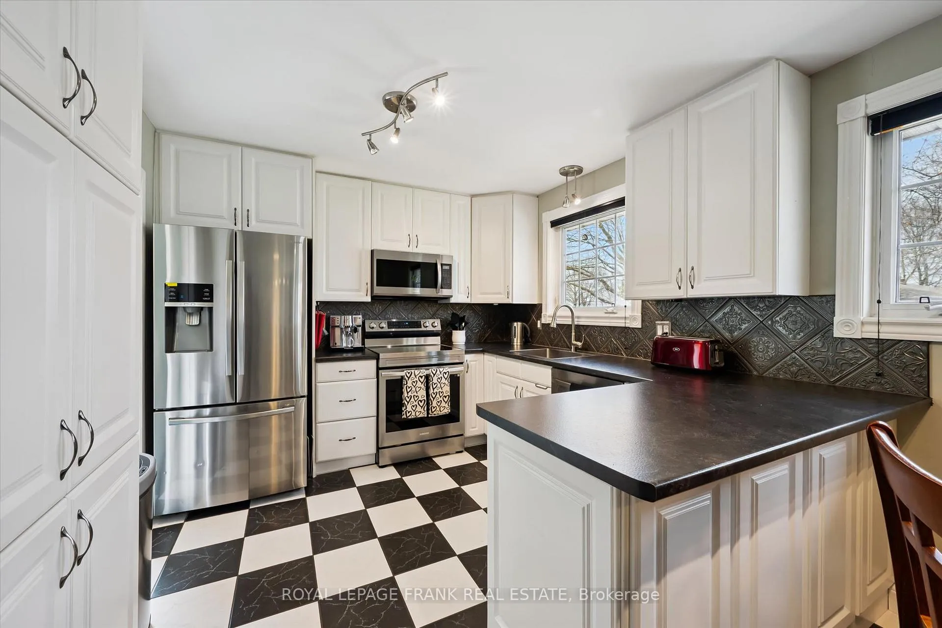 Photo 11 of 11 Argyle Drive, Guelph, Dovercliffe Park/Old University — HOMEH