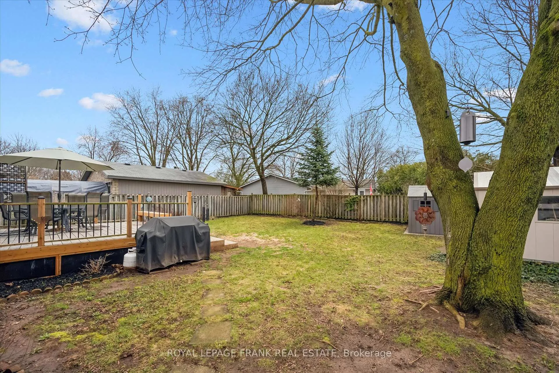 Photo 37 of 11 Argyle Drive, Guelph, Dovercliffe Park/Old University — HOMEH