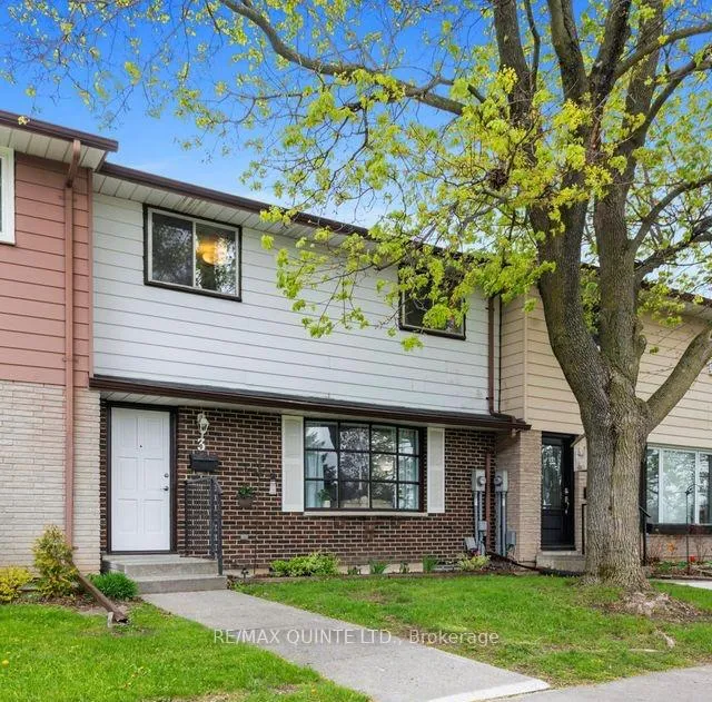 Photo 1 of 3 Splinter Drive, Greater Napanee — HOMEH