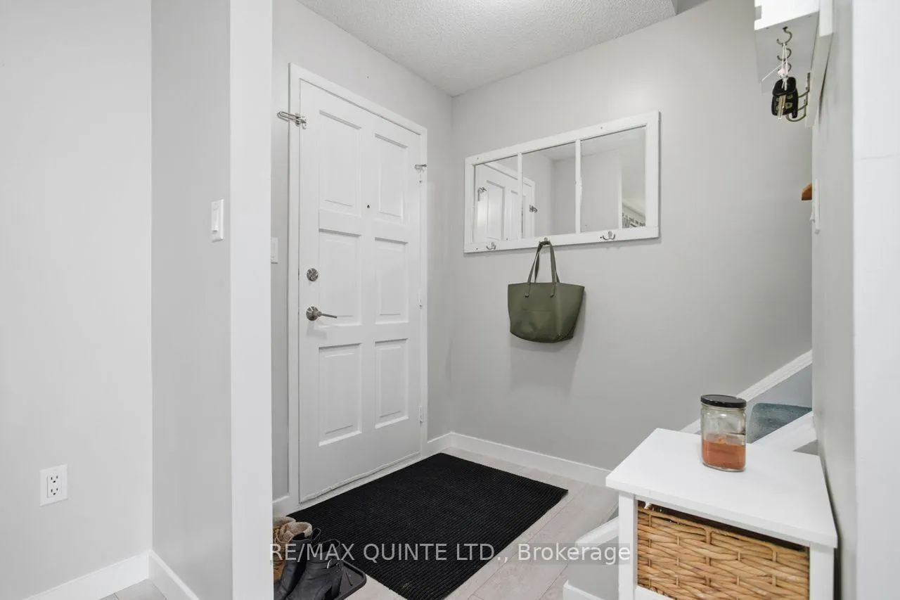 Photo 4 of 3 Splinter Drive, Greater Napanee — HOMEH