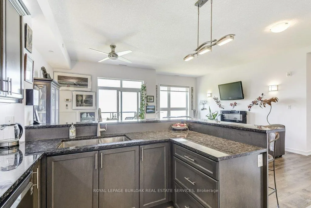 Photo 9 of Unit 627, 125 Shoreview Place, Hamilton, Stoney Creek — HOMEH