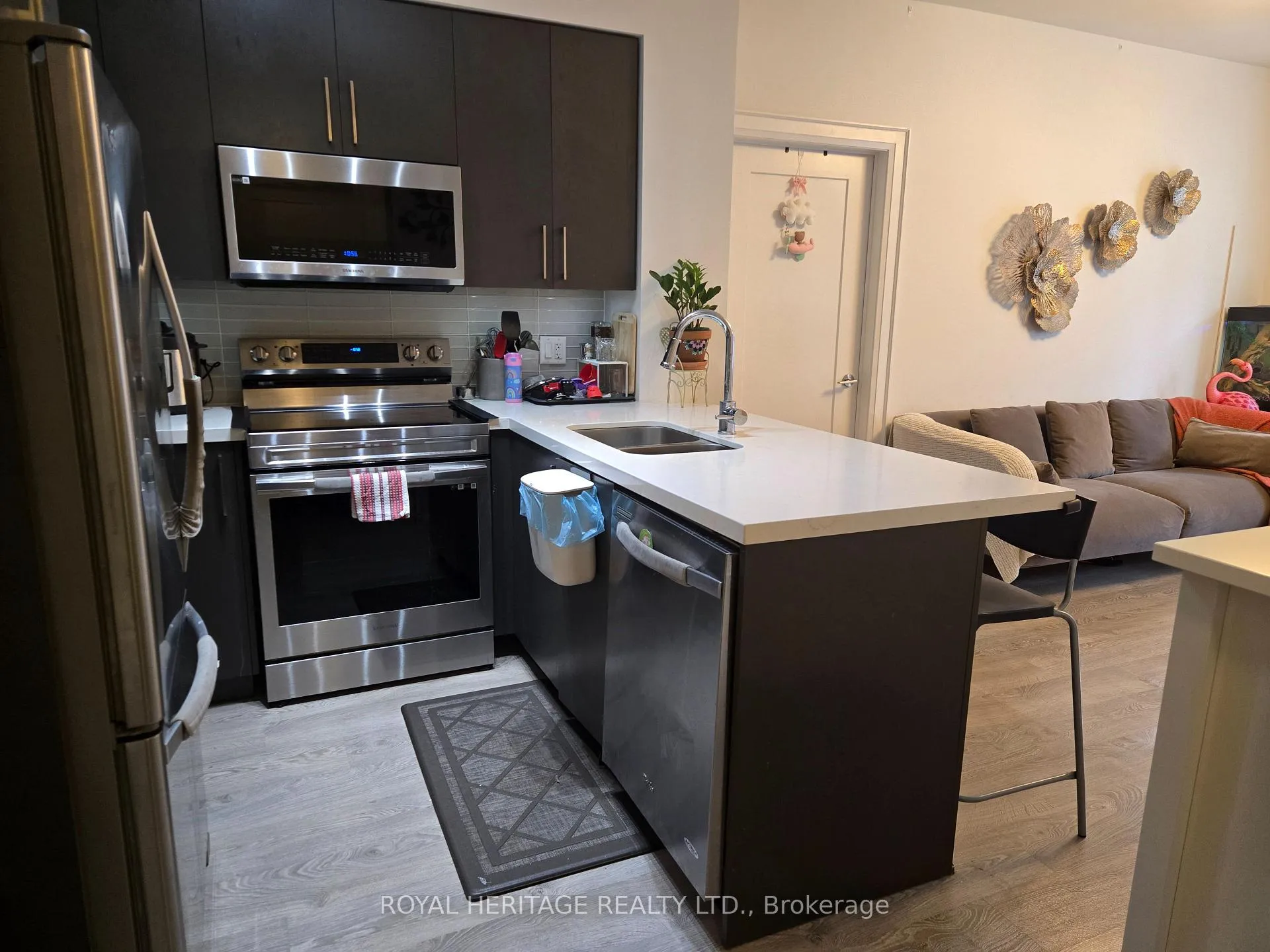 Photo 7 of Unit 403, 30 Roehampton Avenue, Toronto, Mount Pleasant West — HOMEH